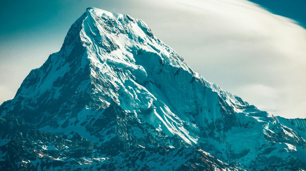 Παγιδευμένοι παραμένουν στο Έβερεστ δεκάδες ορειβάτες λόγω χιονοθύελλας - Κινδυνεύουν από υποθερμία