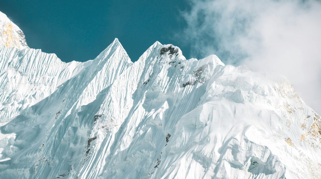Ορειβάτες περιγράφουν την εφιαλτική χιονοθύελλα στο Έβερεστ: Ένιωσα ότι θα θαφτώ ζωντανός