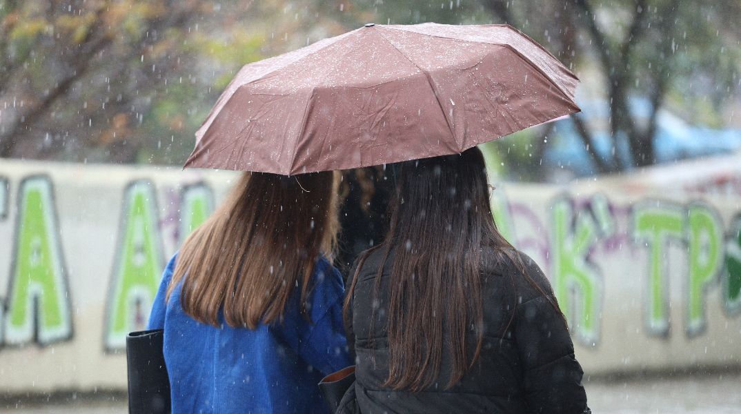 Kακοκαιρία Barbara: Σε ποιες περιοχές έρχονται δυνατές βροχές και καταιγίδες τις επόμενες ώρες