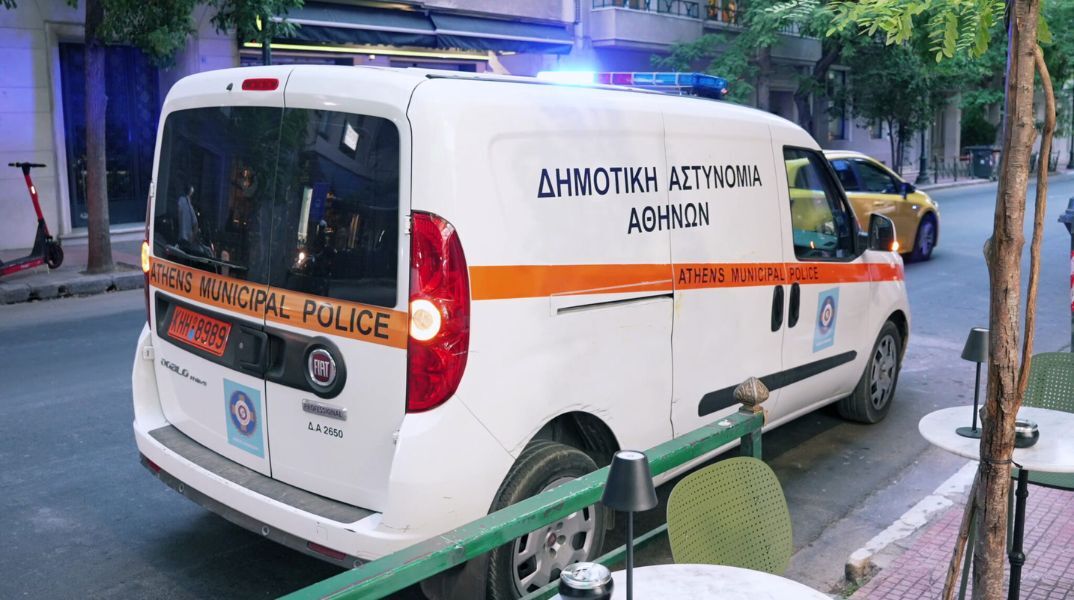 Δήμος Αθηναίων: 11 νέες σφραγίσεις καταστημάτων για υπέρβαση κοινοχρήστου χώρου - Συνολικά πάνω από 130 σφραγίσεις από την αρχή του έτους.