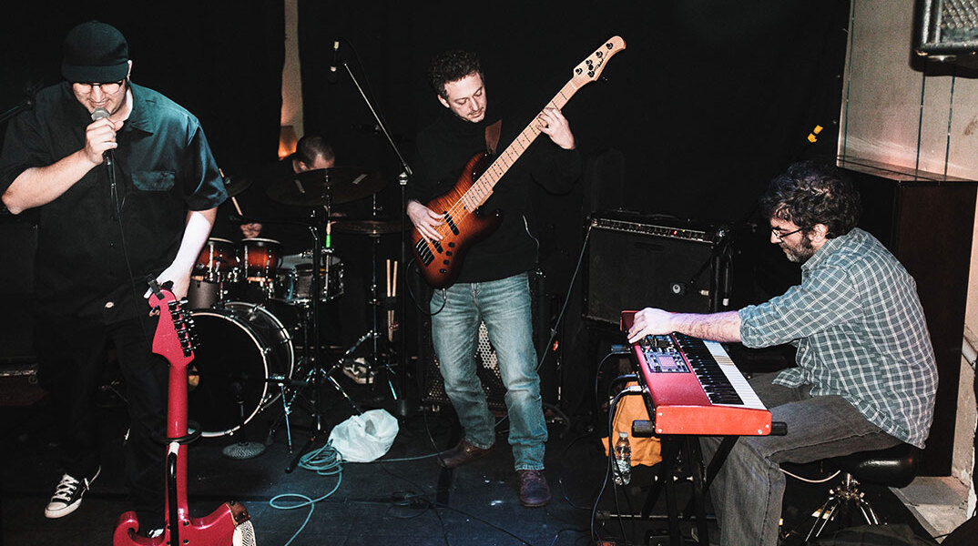 Citizen Jim: Ακούστε το νέο τους single «Tossed Away»