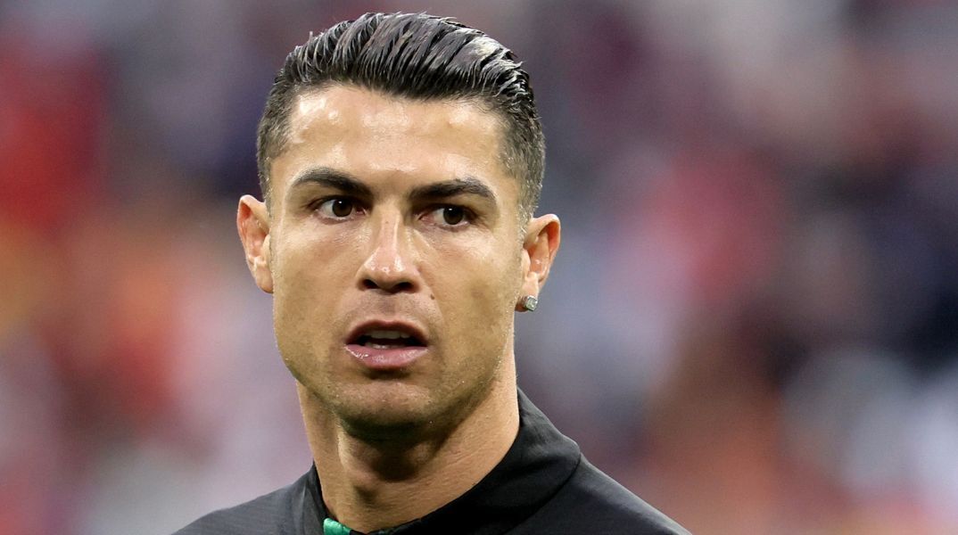 Ο Κριστιάνο Ρονάλντο γίνεται ο πρώτος δισεκατομμυριούχος ποδοσφαιριστής, με περιουσία 1,4 δισ. δολάρια, σύμφωνα με το Bloomberg.