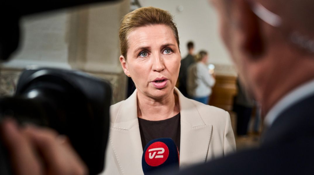 Η Δανία σχεδιάζει απαγόρευση των μέσων κοινωνικής δικτύωσης για τους κάτω των 15 - Η πρωθυπουργός προειδοποιεί ότι τα τηλέφωνα «κλέβουν την παιδική ηλικία»