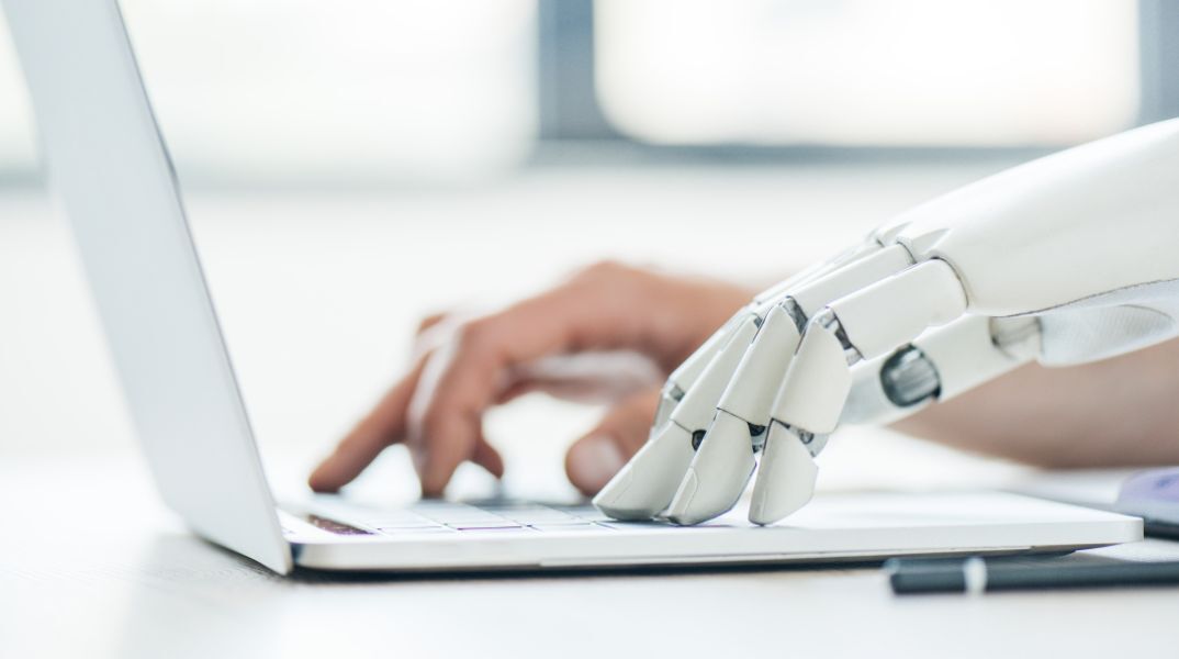 Οι ειδικοί αποκαλύπτουν ποιες δεξιότητες μπορούν να προστατεύσουν τους εργαζομένους από την αντικατάσταση από την τεχνητή νοημοσύνη.