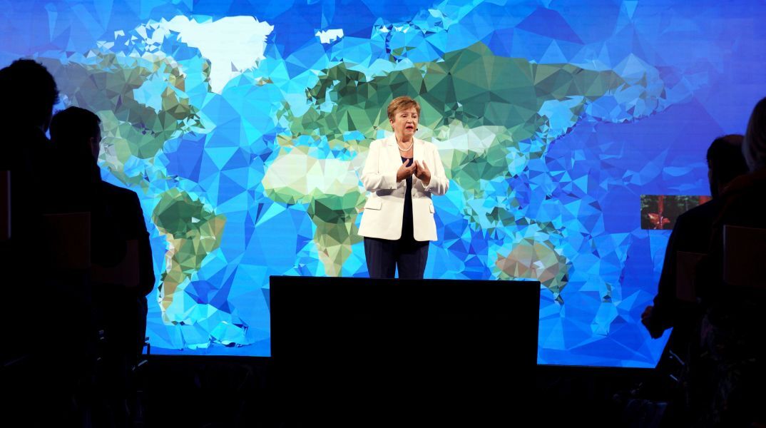 Η Κρισταλίνα Γκεοργκίεβα του ΔΝΤ προειδοποιεί για αυξανόμενους κινδύνους και καλεί τις κυβερνήσεις να προετοιμαστούν: «Η αβεβαιότητα ήρθε για να μείνει»