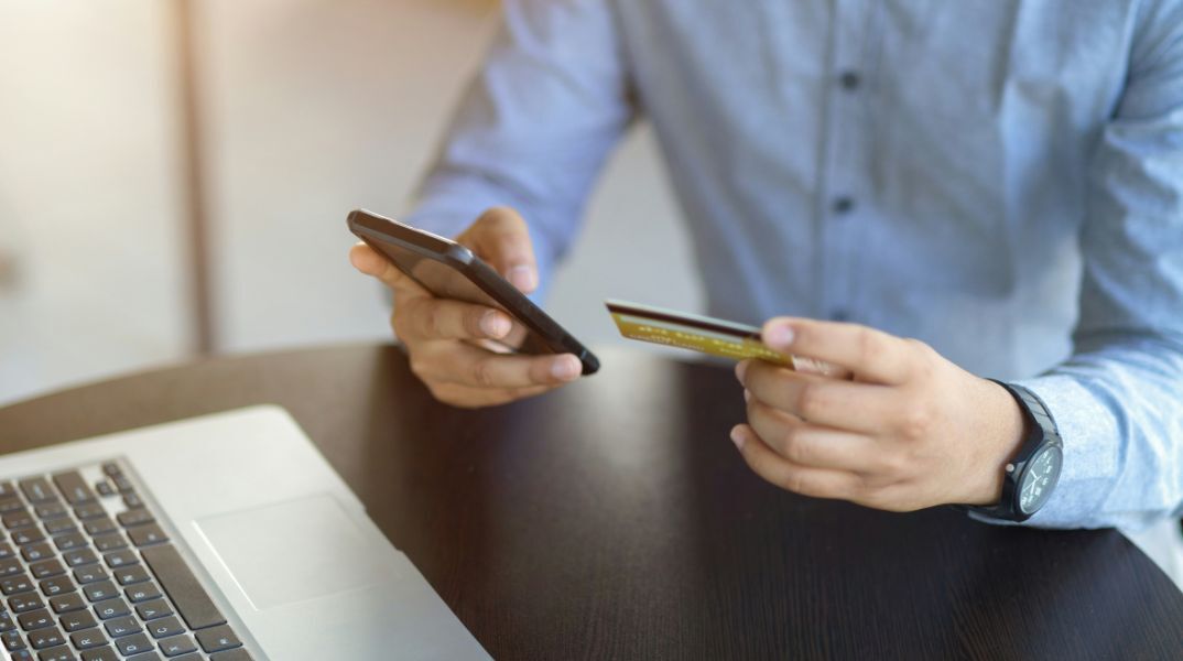 ΕΕ-Ευρωπαϊκή Επιτροπή: Νέοι κανόνες για ταχύτερη και ασφαλέστερη μεταφορά χρημάτων - Τι αλλάζει από σήμερα για πολίτες και επιχειρήσεις της ευρωζώνης  