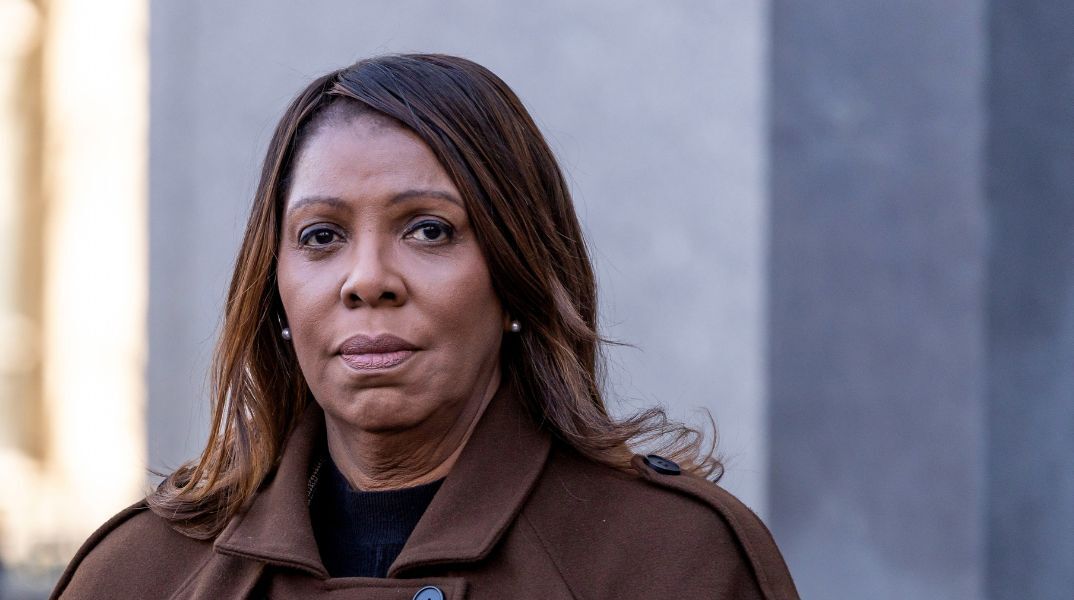 Λετίσια Τζέιμς: Η Γενική Εισαγγελέας της Νέας Υόρκης κατηγορείται για τραπεζική απάτη και ψευδείς δηλώσεις - Είχε υποβάλει μήνυση κατά του Ντόναλντ Τραμπ