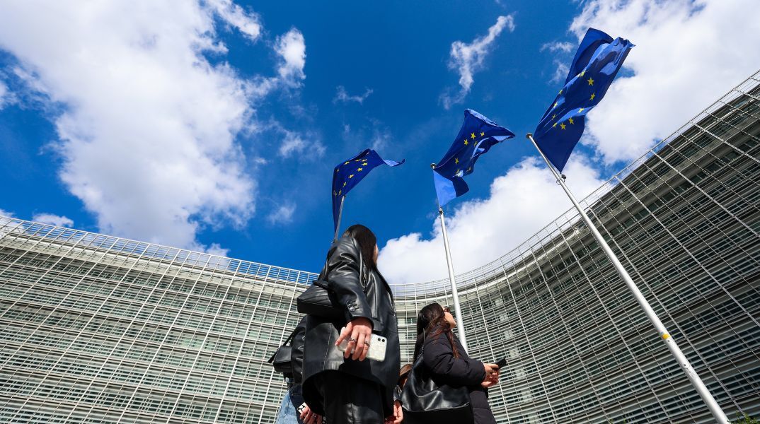 Η ΕΕ εντείνει την πίεση στους τεχνολογικούς κολοσσούς για την προστασία των ανηλίκων στο διαδίκτυο - Απέστειλε αιτήματα σε Apple, Google, YouTube και SnapChat