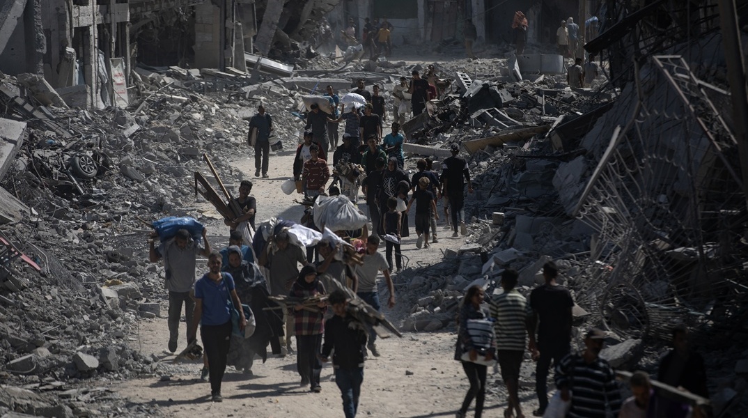 Χιλιάδες Παλαιστίνιοι επιστρέφουν στα σπίτια τους στη βόρεια Γάζα - Αντικρίζουν ερείπια 