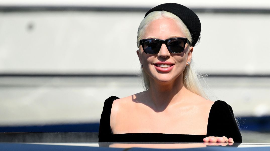 Η Lady Gaga στο The Devil Wears Prada 2 μαζί με Μέριλ Στριπ, Αν Χάθαγουεϊ και Έμιλι Μπλαντ - Η συνέχεια της επιτυχημένης ταινίας βγαίνει στις αίθουσες το 2026.