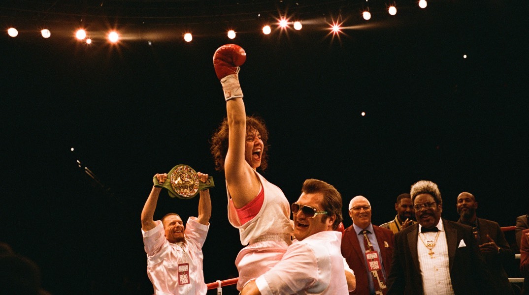 H Σίντνεϊ Σουίνι πρωταγωνιστεί στην ταινία CRISTY