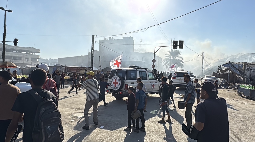 Γάζα: Η Χαμάς απελευθέρωσε τους πρώτους 7 ομήρους 