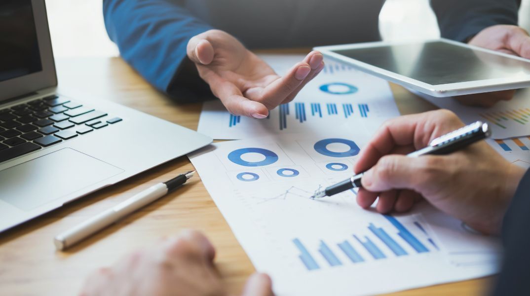 Το Ελληνικό Πάνελ Οικονομολόγων του ΚΕΦΙΜ κρίνει θετικά (58%) τις εξαγγελίες του πρωθυπουργού στη ΔΕΘ - Ζητά τολμηρές αναπτυξιακές πολιτικές.