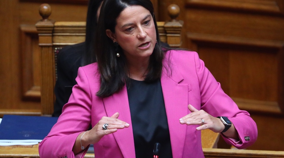 Η υπουργός Εργασίας, Νίκη Κεραμέως