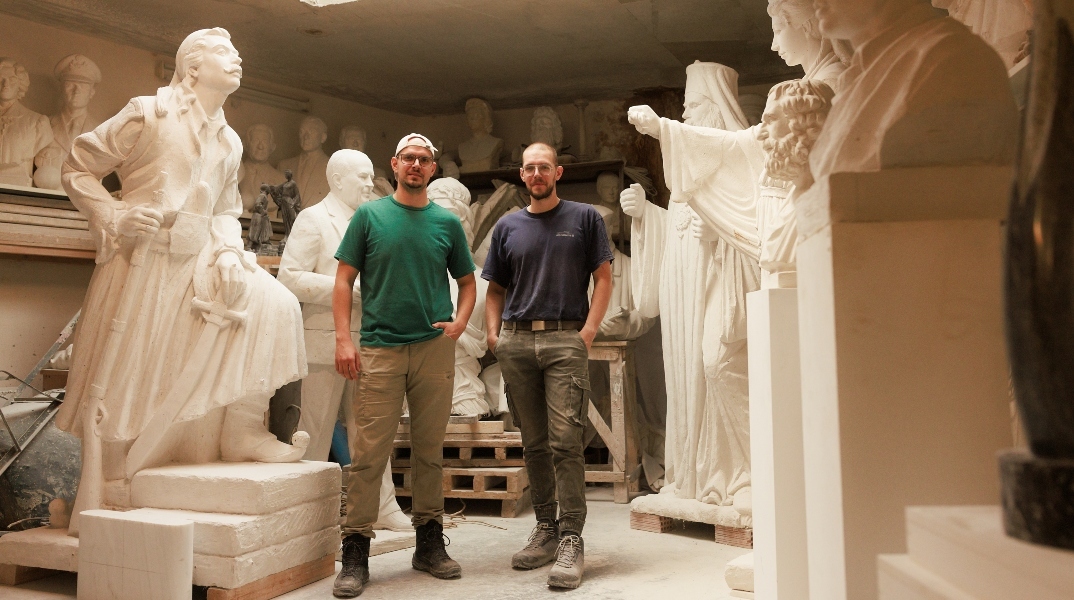 Μαρμαρογλύπτες