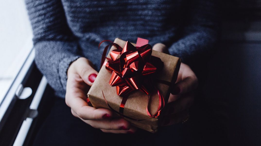 Ποιοι γιορτάζουν σήμερα 18 Οκτωβρίου 2025; Το εορτολόγιο της Athens Voice σου τους θυμίζει. Μην ξεχάσεις να τους δώσεις τις καλύτερες ευχές σου!