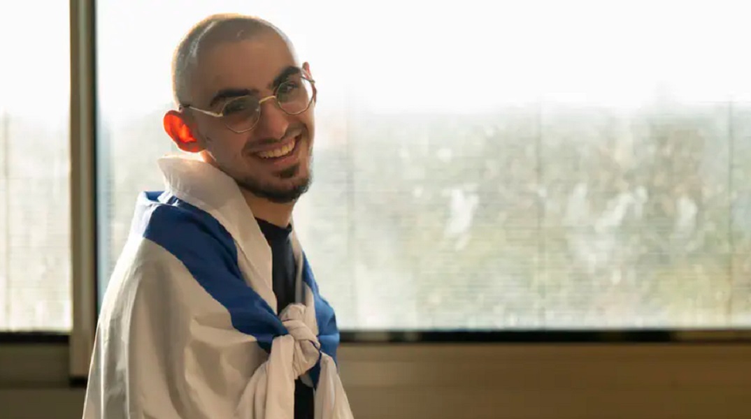 Η ιστορία του Ρομ, ενός από τους 20 ομήρους που απελευθερώθηκαν αυτές τις μέρες