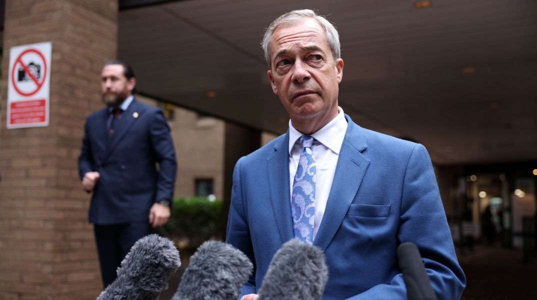 Βρετανία: Διαρροή βίντεο από συνεδρίαση του Reform UK στο Κεντ αποκαλύπτει χάος, προσβολές και εσωτερικές συγκρούσεις στο κόμμα του Νάιτζελ Φάρατζ.