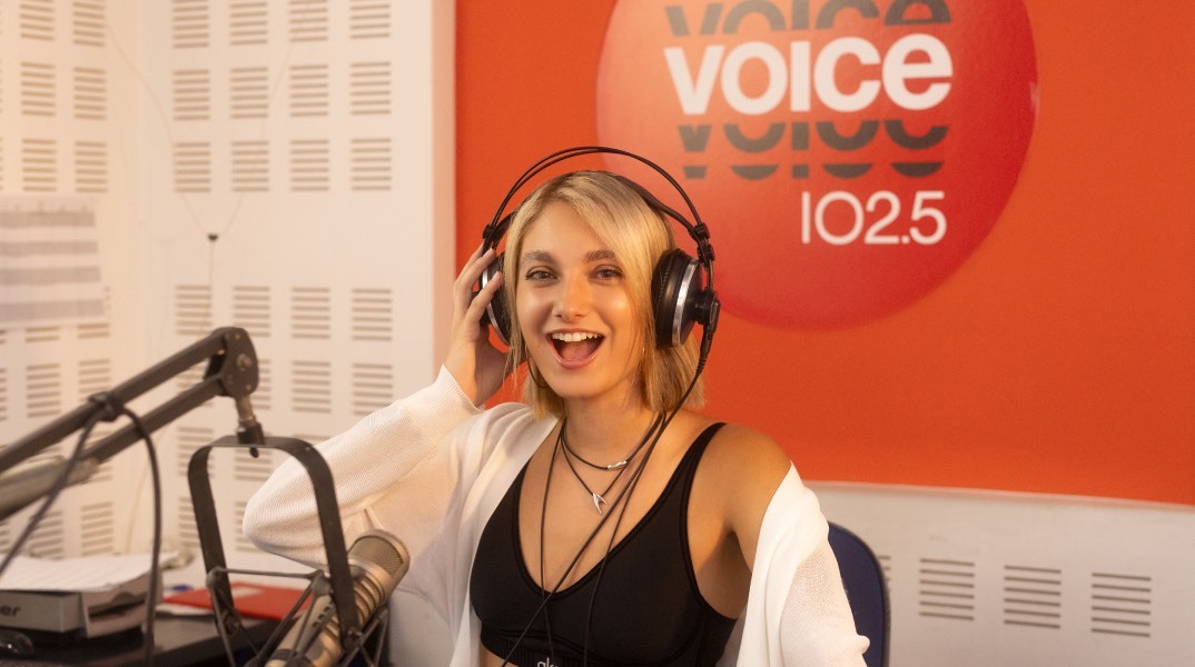 Αθηνά Κλήμη, ραδιοφωνική παραγωγός στον Voice 102.5