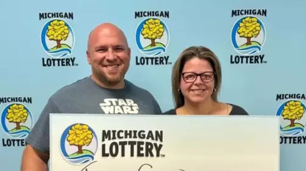 ΗΠΑ: Γυναίκα κέρδισε τεράστιο τζακπότ στο λαχείο αφού ζήτησε από το ChatGPT να της δημιουργήσει αριθμούς - Η αντίδρασή της όταν έμαθε το ποσό.  