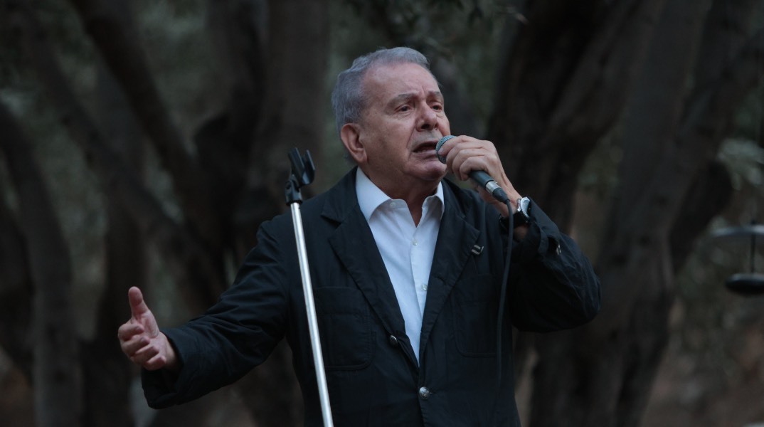 Μανώλης Μητσιάς