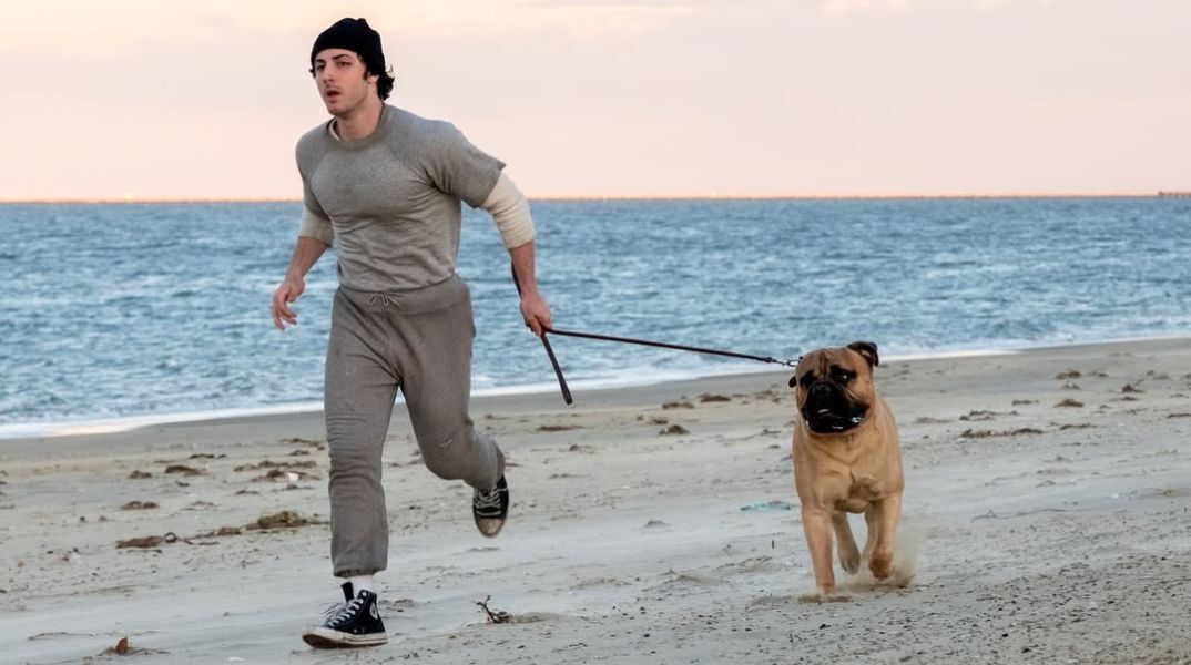 Η Amazon MGM παρουσίασε τον Άντονι Ιπολίτο ως νεαρό Σιλβέστερ Σταλόνε στο «I Play Rocky», για τη γέννηση της θρυλικής ταινίας «Rocky».