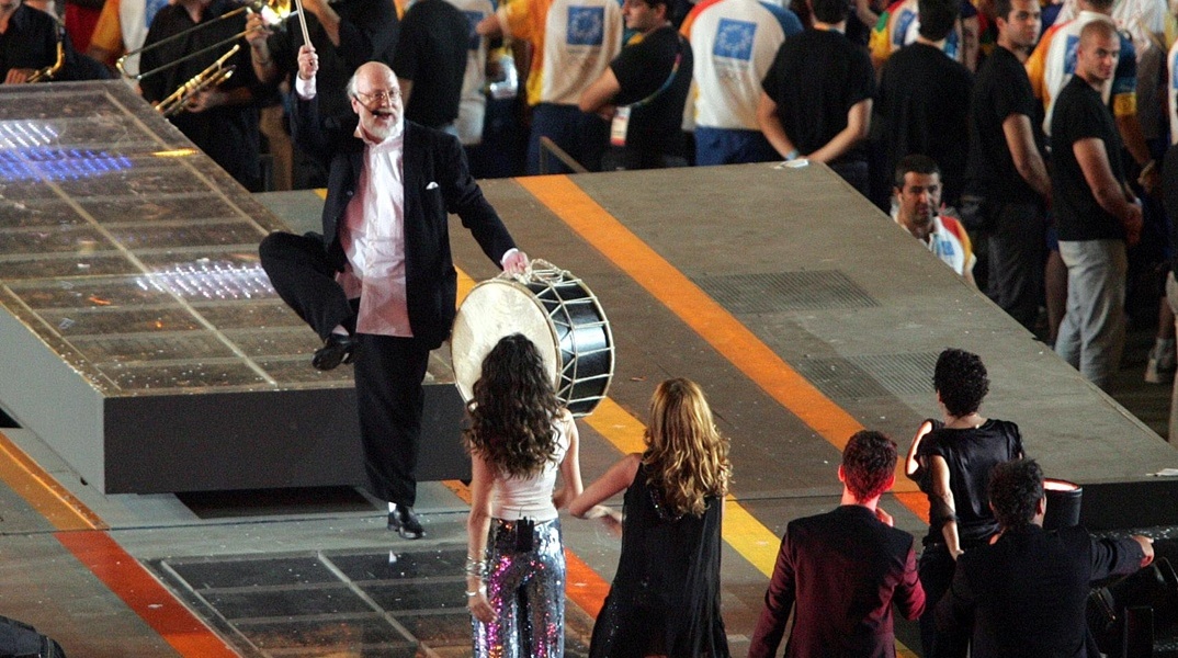 Η γιορτή του Διονύση Σαββόπουλου στην τελετή λήξης των Ολυμπιακών Αγώνων 2004