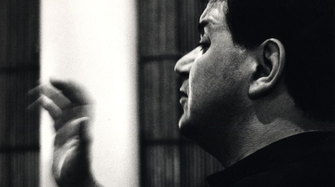 Το 2026 έτος Μάνου Χατζιδάκι: Το υπουργείο Πολιτισμού τιμά τα 100 χρόνια από τη γέννηση του συνθέτη που σημάδεψε την ελληνική μουσική και σκέψη.