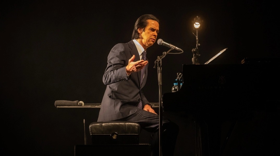 Ο Νικ Κέιβ κυκλοφορεί με τους Bad Seeds το ζωντανά ηχογραφημένο άλμπουμ «Live God»