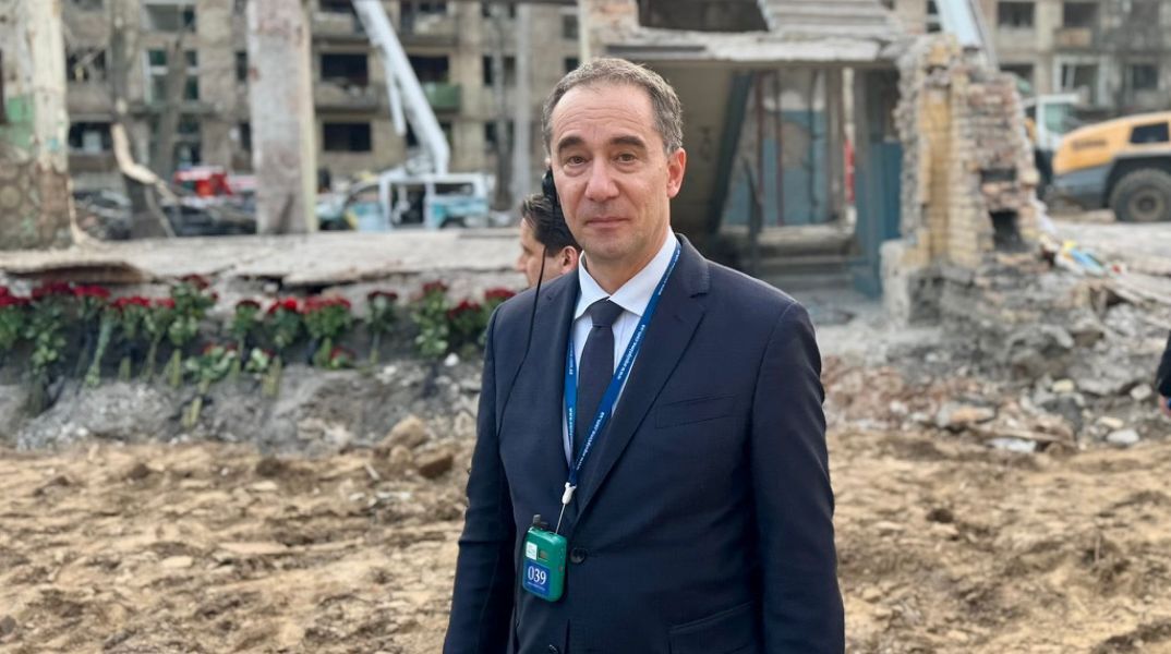 Αλέξανδρος Δημητρακόπουλος: Ο Έλληνας πρέσβης στην Ουκρανία μας ξεναγεί στην «κανονικότητα του κινδύνου»