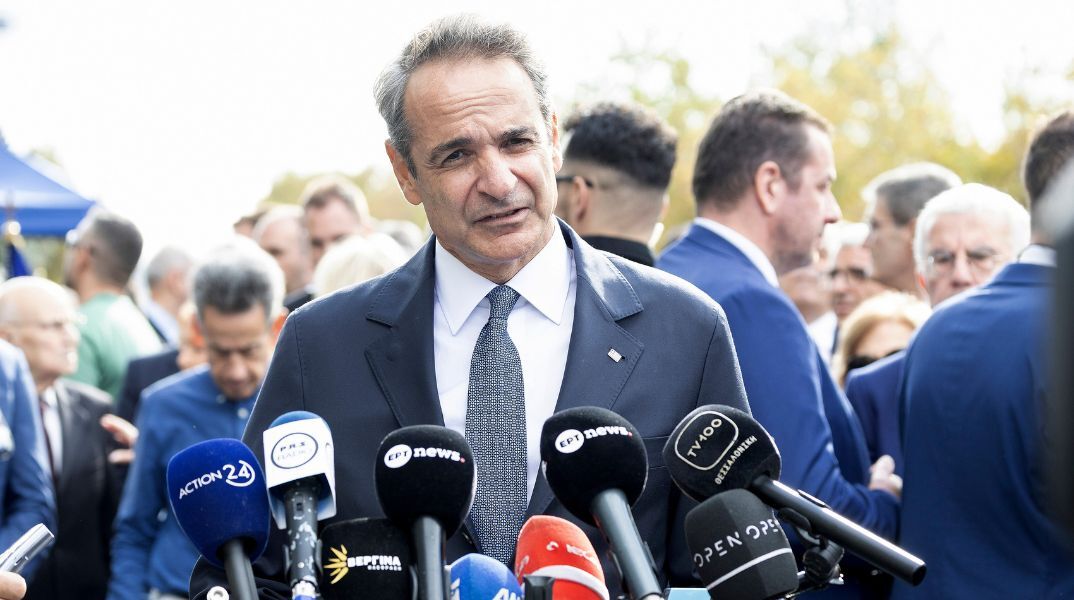 Κυριάκος Μητσοτάκης από τη Θεσσαλονίκη για την 28η Οκτωβρίου: Το μήνυμα ενότητας του 1940 καλούμαστε να το μεταλαμπαδεύσουμε στις ευθύνες της δικής μας γενιάς