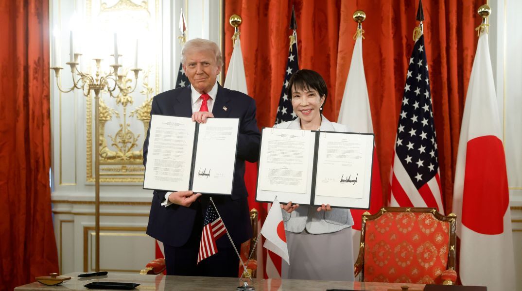 ΗΠΑ - Ιαπωνία: Ο Ντόναλντ Τραμπ και η Σανάε Τακαΐτσι υπέγραψαν συμφωνία για διασφάλιση προμήθειας σπάνιων γαιών και κρίσιμων ορυκτών.