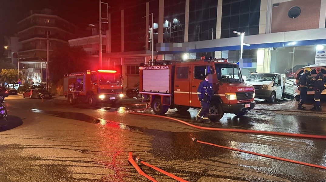 Εμπρησμός σε αντιπροσωπεία αυτοκινήτων στο Πολύγωνο Αττικής - Ζημίες σε δύο οχήματα