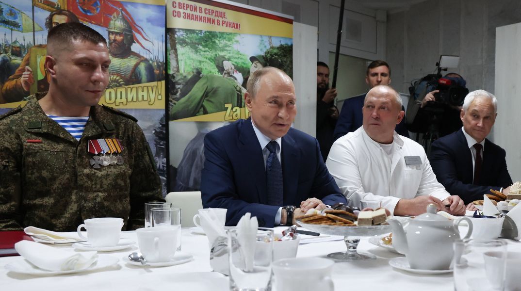 Ρωσία: Ο Βλαντίμιρ Πούτιν παρουσίασε δύο «ανίκητα» πυρηνικά όπλα - Πόσο ρεαλιστική είναι η απειλή τους - Το πολιτικό μήνυμα και η πραγματική στρατιωτική ισχύς.