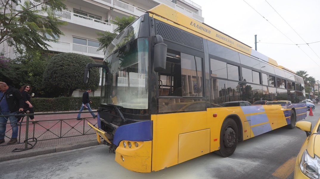 Φωτιά σε τρόλεϊ στη Βασιλίσσης Σοφίας