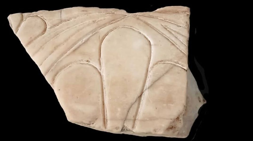 Χιλιανός επέστρεψε στην Ελλάδα μαρμάρινο θραύσμα από την Ακρόπολη που είχε πάρει ο πατέρας του το 1930