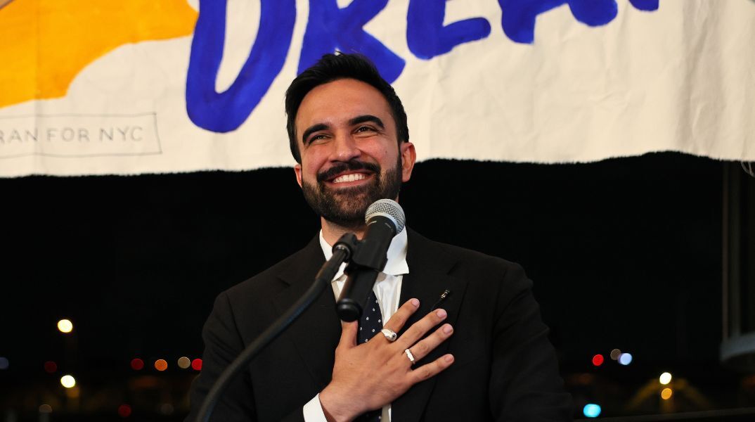 Ζόραν Μαμντάνι: Αποκωδικοποιώντας τον νέο Δήμαρχο της Νέας Υόρκης