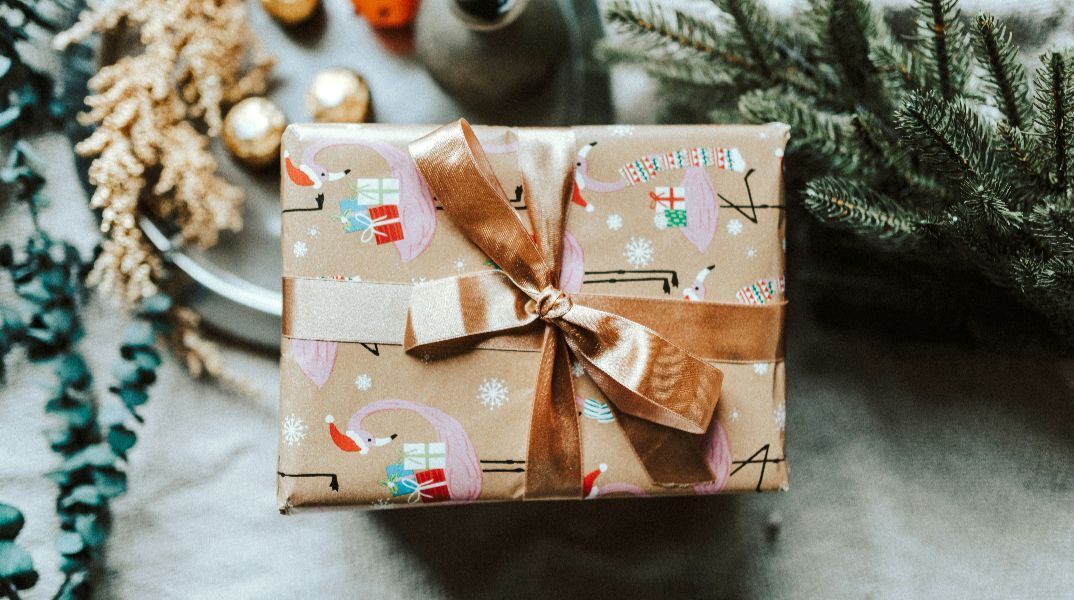 Δώρο Χριστουγέννων 2025: Τι ισχύει για εργαζόμενους και ανέργους