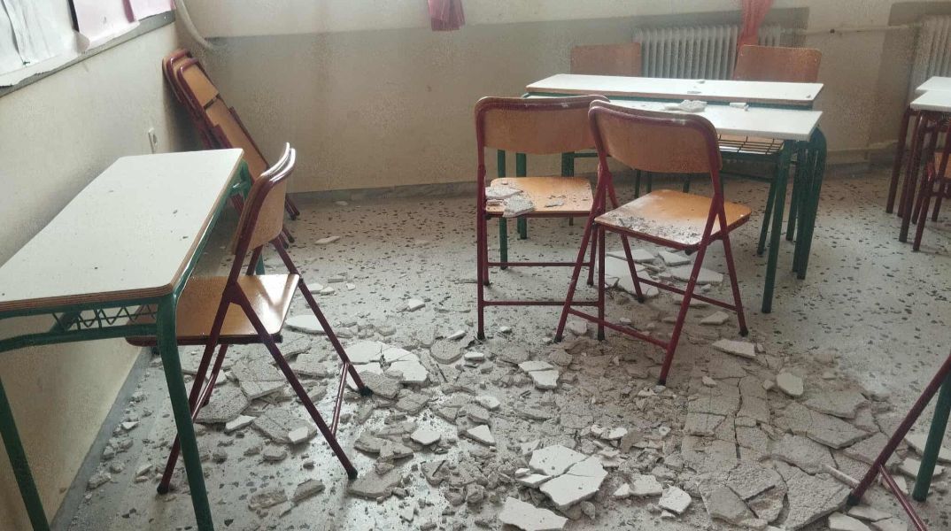 Πόρτο Ράφτη: Έπεσαν σοβάδες από το ταβάνι στα κεφάλια μαθητών - Τι καταγγέλλουν γονείς και εκπαιδευτικοί