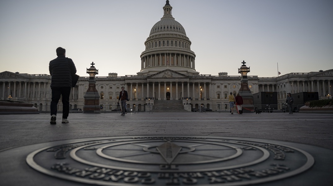 Το κτίριο του Καπιτωλίου των Ηνωμένων Πολιτειών κατά τη διάρκεια της 35ης ημέρας του συνεχιζόμενου Shutdown της ομοσπονδιακής κυβέρνησης στην Ουάσινγκτον,