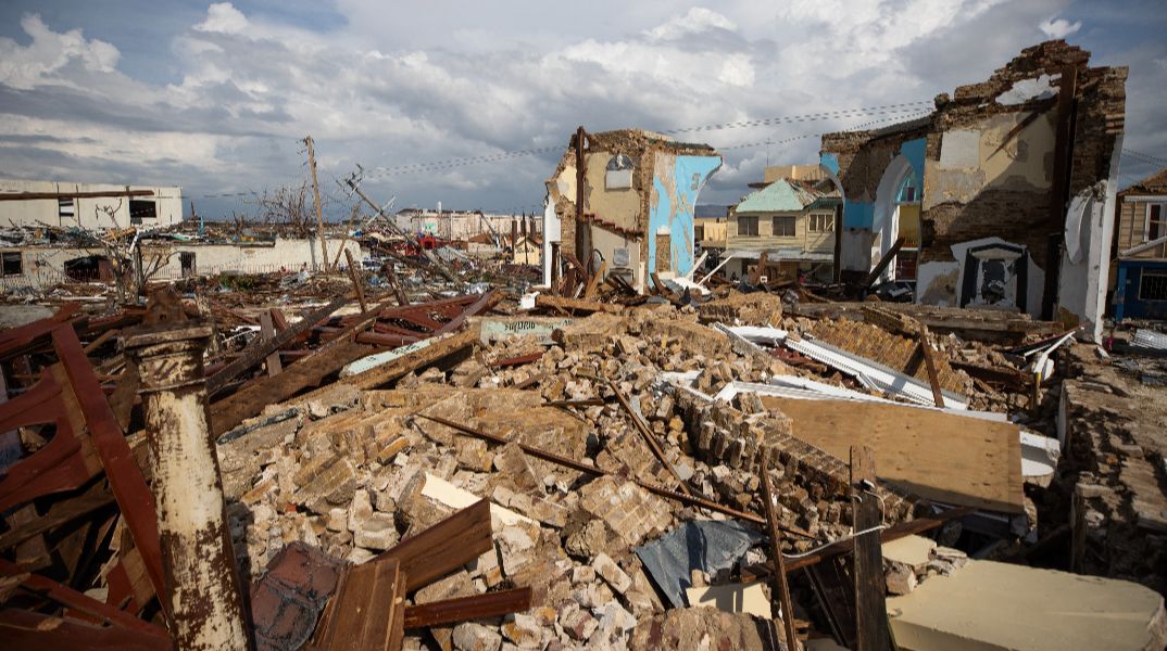 Πάνω από 4,8 εκατομμύρια τόνους συντριμμιών άφησε πίσω του ο τυφώνας Μελίσσα στη δυτική Τζαμάικα