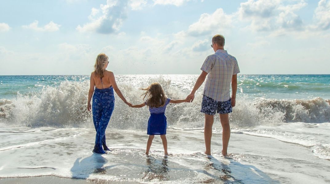 Το δημογραφικό και η πραγματικότητα της μητρότητας