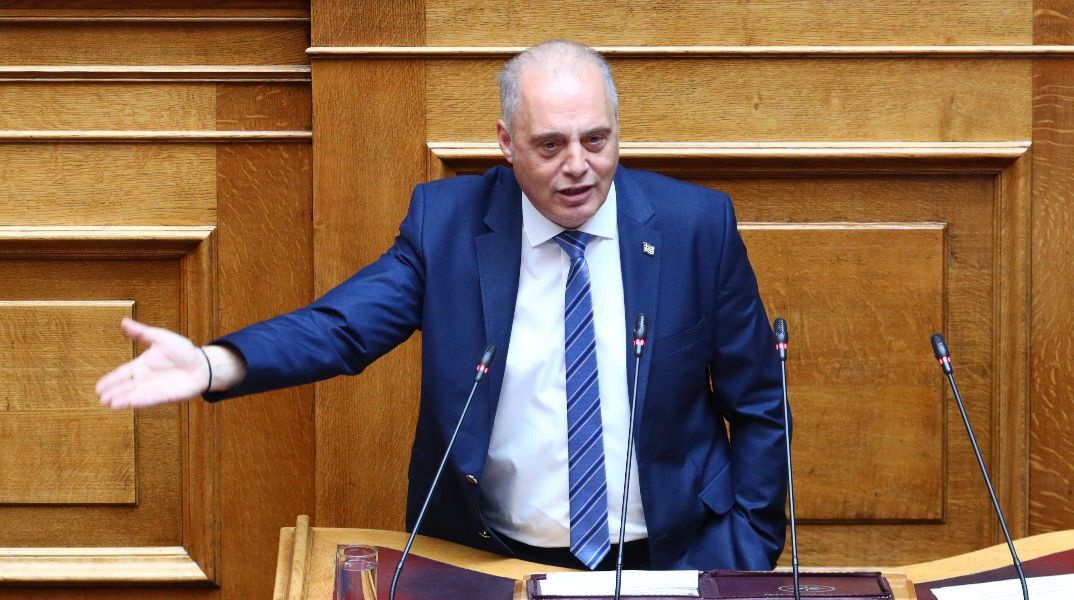Βελόπουλος: Αρνητής... email - Κάλεσε τους πολίτες να μην απαντούν στο μήνυμα του Υπουργείου για τον Προσωπικό Αριθμό