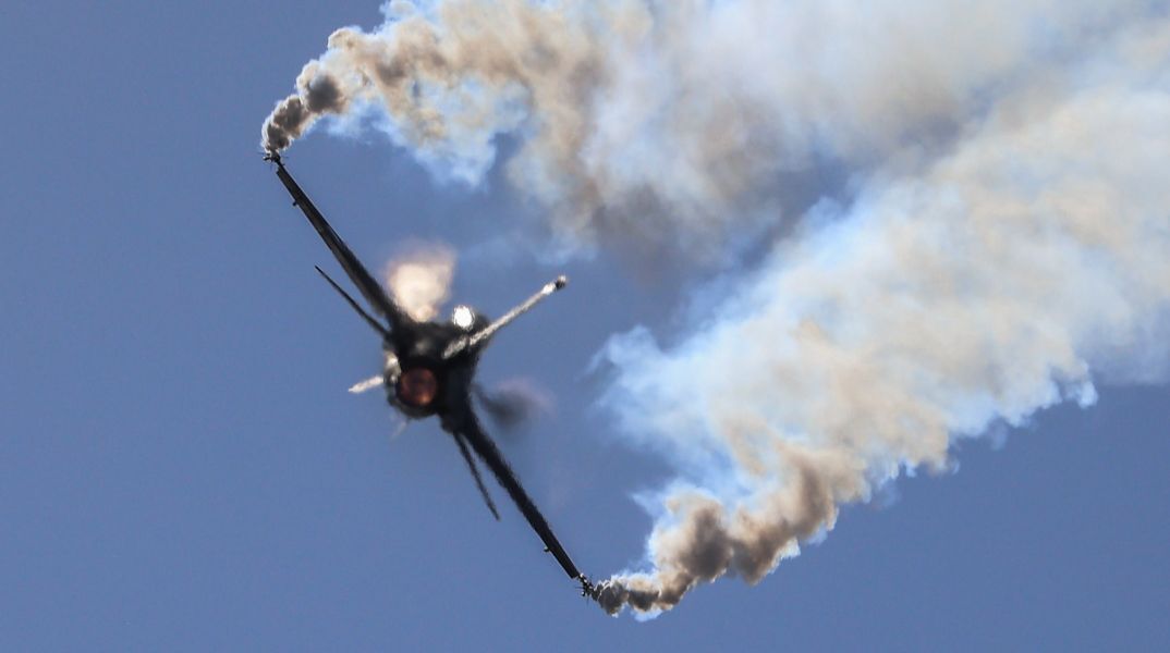 Εντυπωσιακό airshow για τη γιορτή της Πολεμικής Αεροπορίας