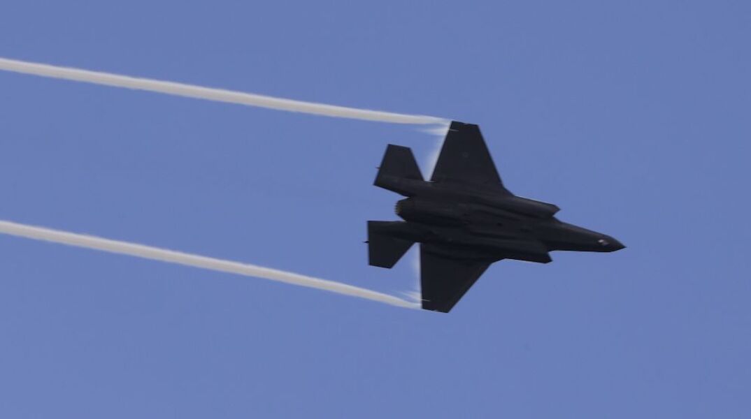 Γιατί πετούν μαχητικά αεροσκάφη σήμερα στον ουρανό της Αττικής