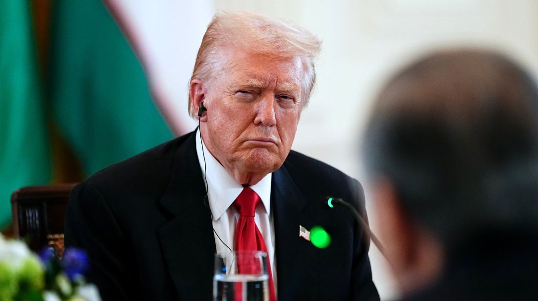 Ο Ντόναλντ Τραμπ χαρακτήρισε το BBC «διεφθαρμένο», μετά τις παραιτήσεις των επικεφαλής του, λόγω αντιδράσεων για μονταρισμένο βίντεο ομιλίας του.