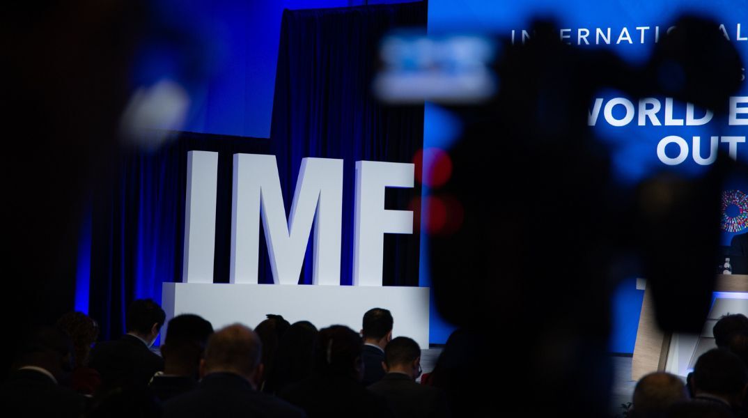 Το ΔΝΤ προειδοποιεί ότι το δημόσιο χρέος της Ευρώπης μπορεί να φτάσει 150%-190% του ΑΕΠ έως το 2040 χωρίς μεταρρυθμίσεις και δημοσιονομική εξυγίανση.