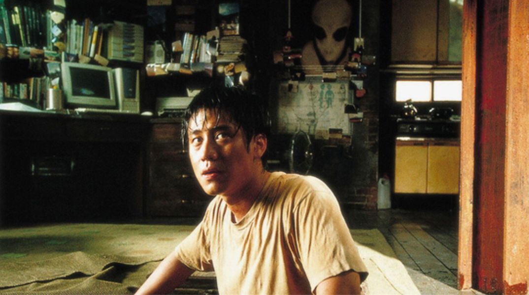 Save the green planet!: Η ταινία που ενέπνευσε το Bugonia του Γιώργου Λάνθιμου τώρα στο Cinobo