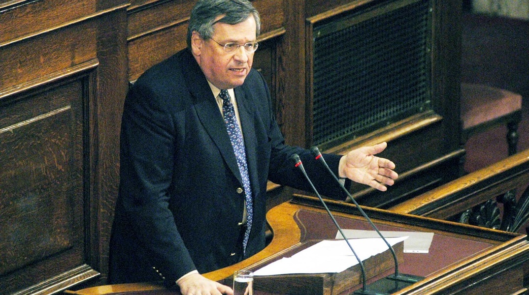 Στέφανος Μάνος
