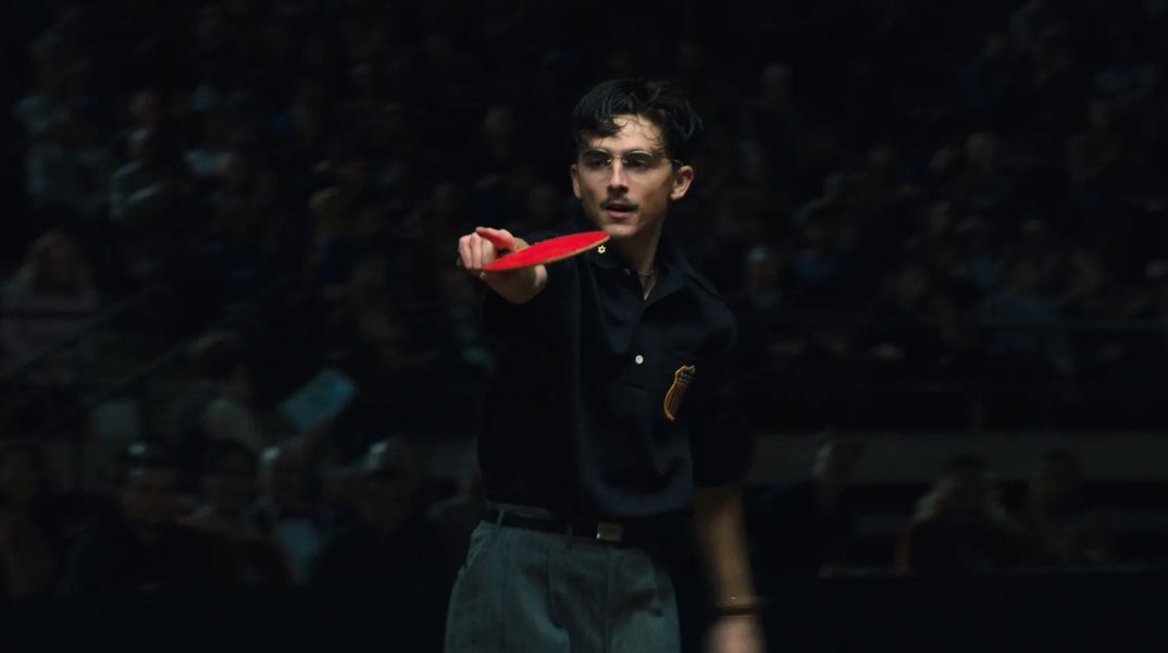 Marty Supreme: Ο Τιμοτέ Σαλαμέ στον κόσμο του πινγκ πονγκ, σε ρόλο που τον τοποθετεί μεταξύ των φαβορί για Όσκαρ - Δείτε το τρέιλερ της ταινίας. 